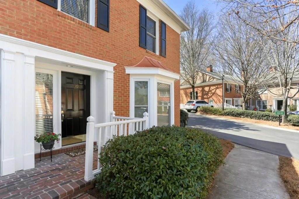 7500 Roswell Road Unit 39, Sandy Springs, Georgia 30350, 3 Bedrooms Bedrooms, ,2 BathroomsBathrooms,Residential,Sold,7500 Roswell Road Unit 39,5819753