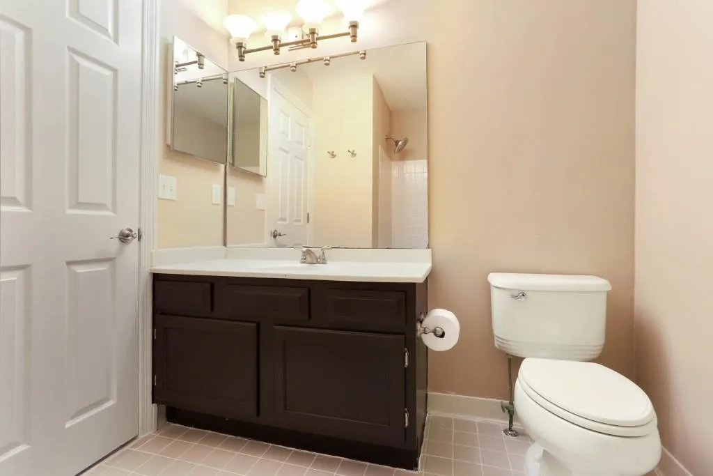 7500 Roswell Road Unit 39, Sandy Springs, Georgia 30350, 3 Bedrooms Bedrooms, ,2 BathroomsBathrooms,Residential,Sold,7500 Roswell Road Unit 39,5819753