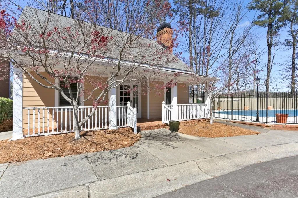 7500 Roswell Road Unit 39, Sandy Springs, Georgia 30350, 3 Bedrooms Bedrooms, ,2 BathroomsBathrooms,Residential,Sold,7500 Roswell Road Unit 39,5819753