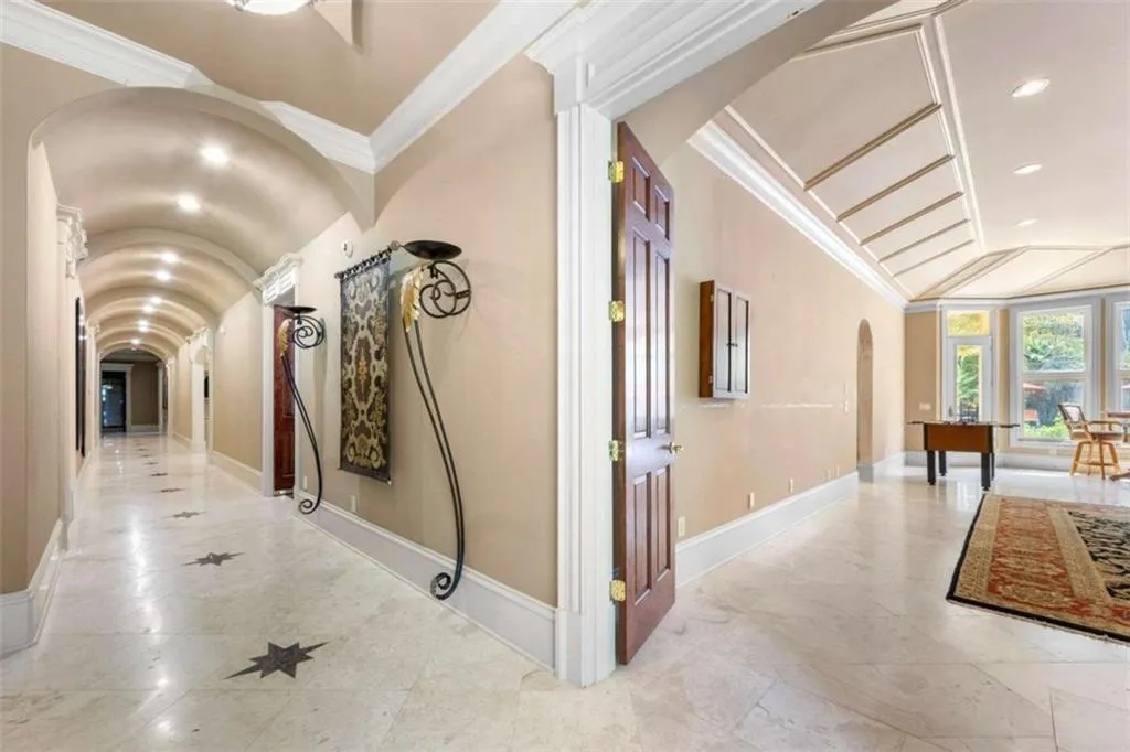 720 Heards Ferry Road, Sandy Springs, Georgia 30328, 10 Bedrooms Bedrooms, ,11 BathroomsBathrooms,Residential,For Sale,720 Heards Ferry Road,7606177