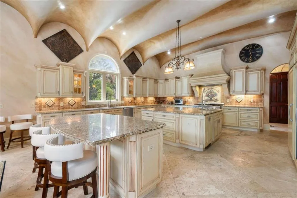 720 Heards Ferry Road, Sandy Springs, Georgia 30328, 10 Bedrooms Bedrooms, ,11 BathroomsBathrooms,Residential,For Sale,720 Heards Ferry Road,7606177