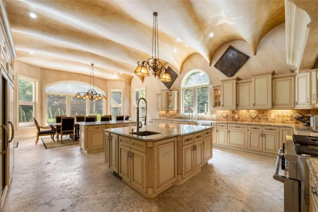 720 Heards Ferry Road, Sandy Springs, Georgia 30328, 10 Bedrooms Bedrooms, ,11 BathroomsBathrooms,Residential,For Sale,720 Heards Ferry Road,7606177