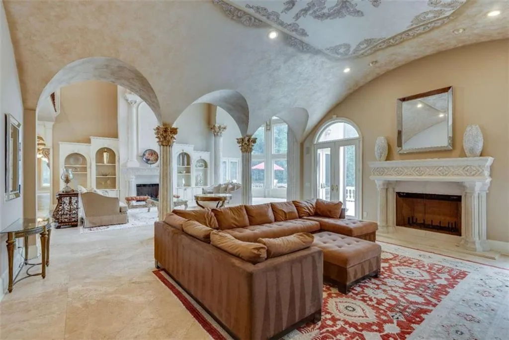 720 Heards Ferry Road, Sandy Springs, Georgia 30328, 10 Bedrooms Bedrooms, ,11 BathroomsBathrooms,Residential,For Sale,720 Heards Ferry Road,7606177