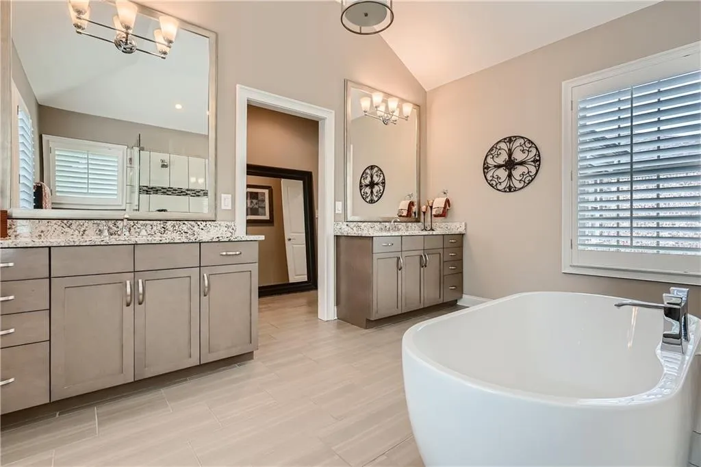 4675 Park Lane, Atlanta, Georgia 30342, 5 Bedrooms Bedrooms, ,5 BathroomsBathrooms,Residential,Sold,4675 Park Lane,7063100 4675 Park Lane, Atlanta, Georgia 30342, 5 Bedrooms Bedrooms, ,5 BathroomsBathrooms,Residential,Sold,4675 Park Lane,7063100