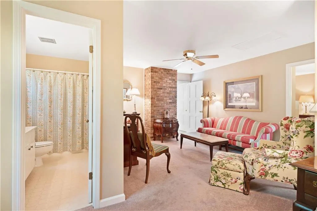 975 Buckhorn E, Sandy Springs, Georgia 30350, 6 Bedrooms Bedrooms, ,4 BathroomsBathrooms,Residential,Sold,975 Buckhorn E,6544648