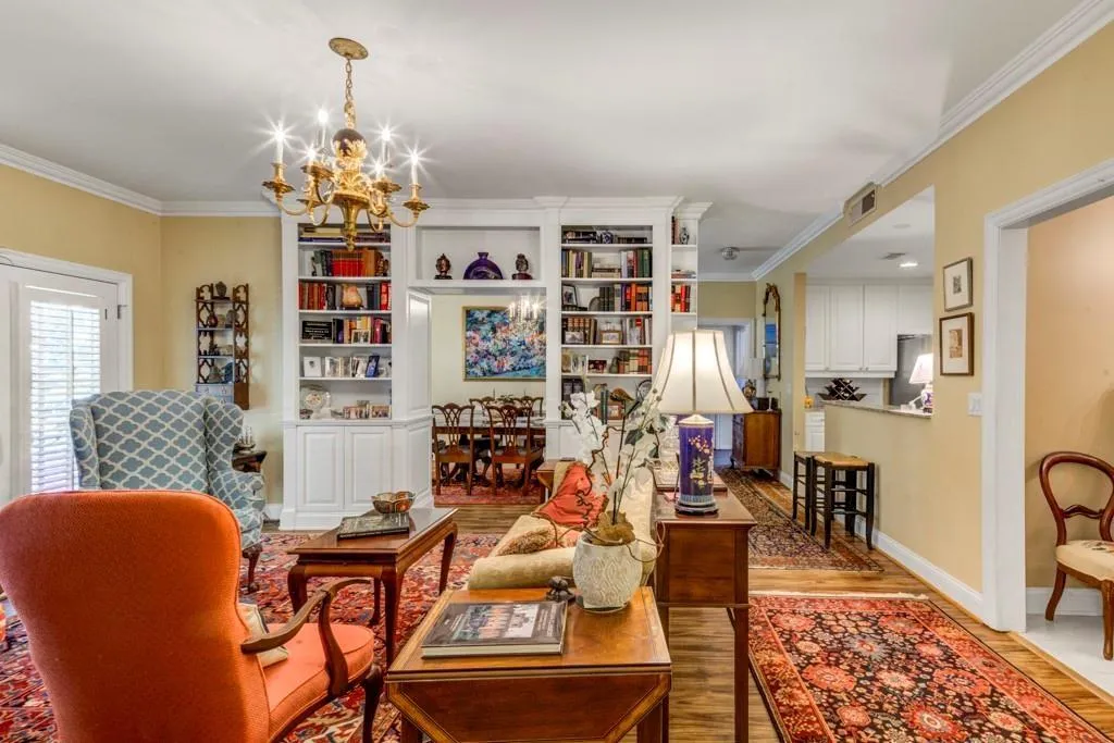 211 Colonial Homes Drive Nw Unit 1301, Atlanta, Georgia 30309, 3 Bedrooms Bedrooms, ,2 BathroomsBathrooms,Residential,For Sale,211 Colonial Homes Drive Nw Unit 1301,7366761