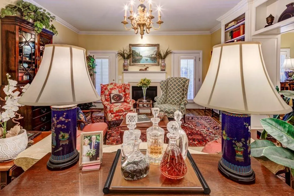 211 Colonial Homes Drive Nw Unit 1301, Atlanta, Georgia 30309, 3 Bedrooms Bedrooms, ,2 BathroomsBathrooms,Residential,For Sale,211 Colonial Homes Drive Nw Unit 1301,7366761