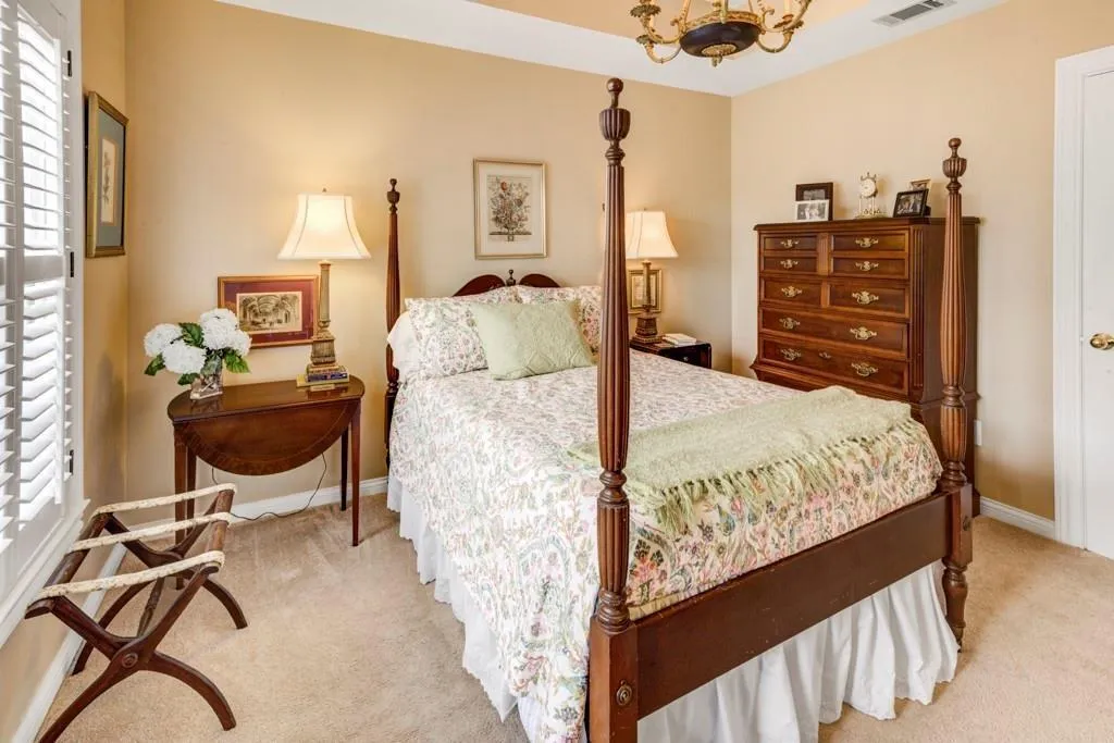 211 Colonial Homes Drive Nw Unit 1301, Atlanta, Georgia 30309, 3 Bedrooms Bedrooms, ,2 BathroomsBathrooms,Residential,For Sale,211 Colonial Homes Drive Nw Unit 1301,7366761
