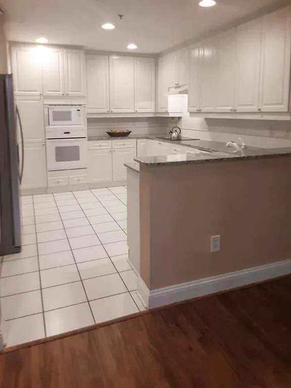 211 Colonial Homes Drive Nw Unit 1301, Atlanta, Georgia 30309, 3 Bedrooms Bedrooms, ,2 BathroomsBathrooms,Residential,For Sale,211 Colonial Homes Drive Nw Unit 1301,7366761