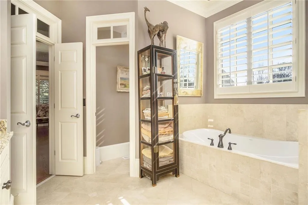 510 Trimble Lake Court, Sandy Springs, Georgia 30342, 5 Bedrooms Bedrooms, ,5 BathroomsBathrooms,Residential,Sold,510 Trimble Lake Court,6678550