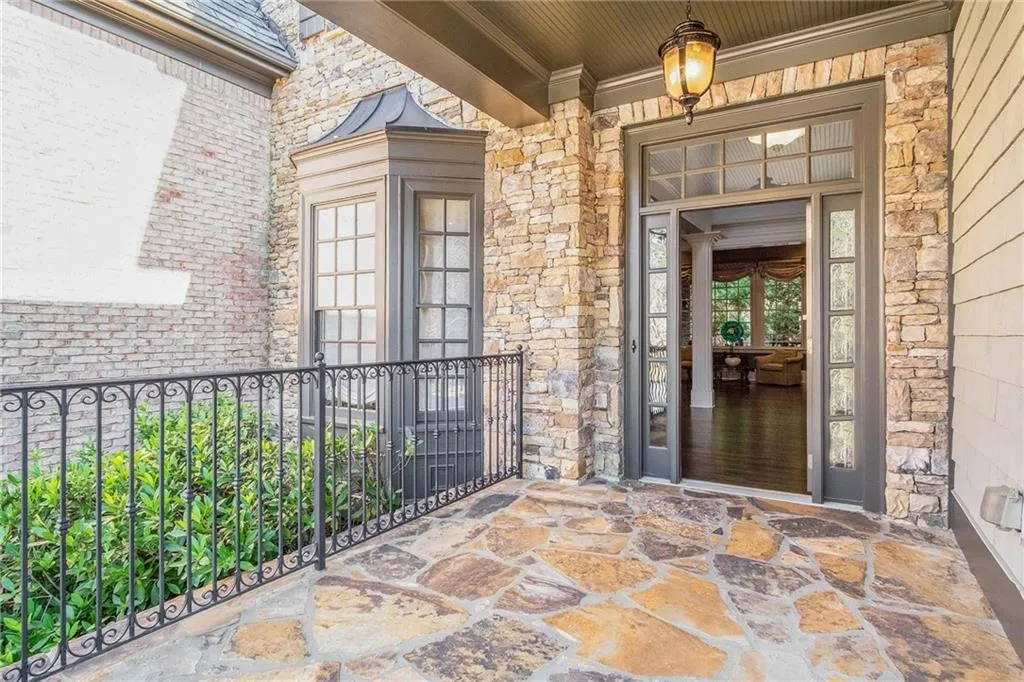 510 Trimble Lake Court, Sandy Springs, Georgia 30342, 5 Bedrooms Bedrooms, ,5 BathroomsBathrooms,Residential,Sold,510 Trimble Lake Court,6678550