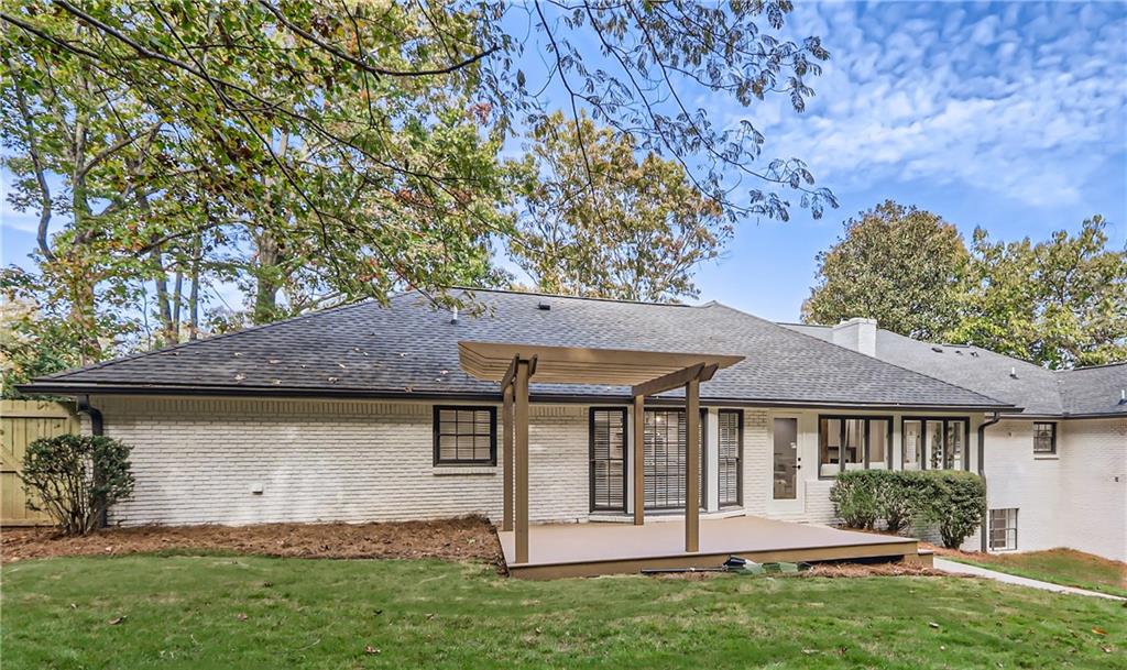 5980 Riverwood Drive, Sandy Springs, Georgia 30328, 5 Bedrooms Bedrooms, ,5 BathroomsBathrooms,Residential,Sold,5980 Riverwood Drive,7297280