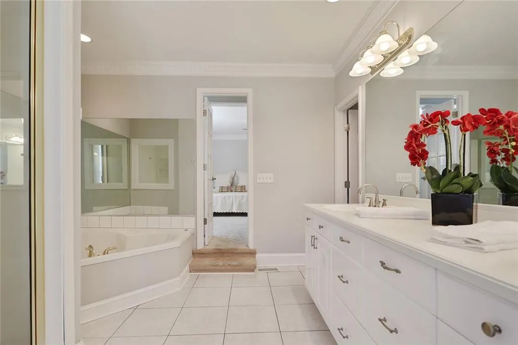 1475 Masters Club Drive, Sandy Springs, Georgia 30350, 6 Bedrooms Bedrooms, ,4 BathroomsBathrooms,Residential,Sold,1475 Masters Club Drive,6080388