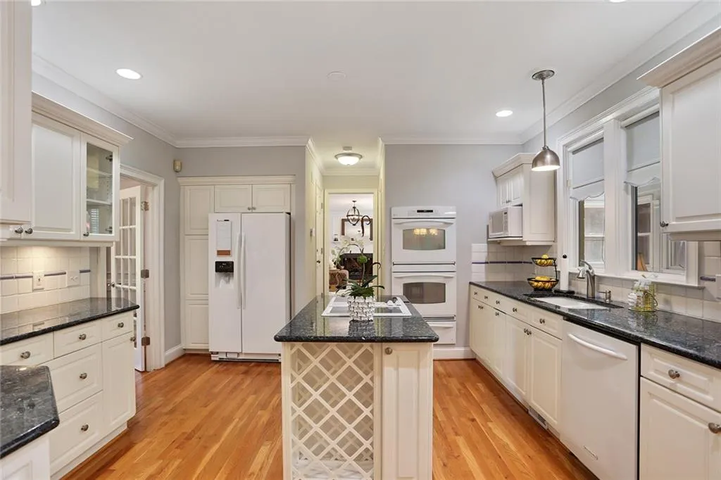 1475 Masters Club Drive, Sandy Springs, Georgia 30350, 6 Bedrooms Bedrooms, ,4 BathroomsBathrooms,Residential,Sold,1475 Masters Club Drive,6080388