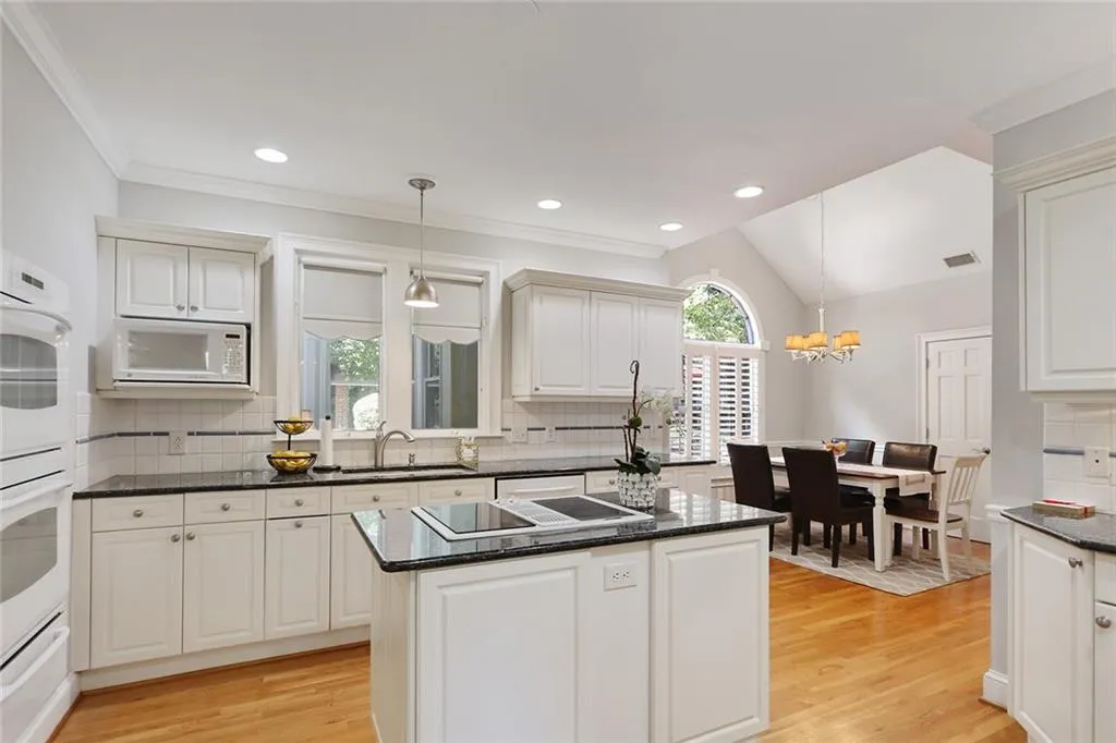 1475 Masters Club Drive, Sandy Springs, Georgia 30350, 6 Bedrooms Bedrooms, ,4 BathroomsBathrooms,Residential,Sold,1475 Masters Club Drive,6080388