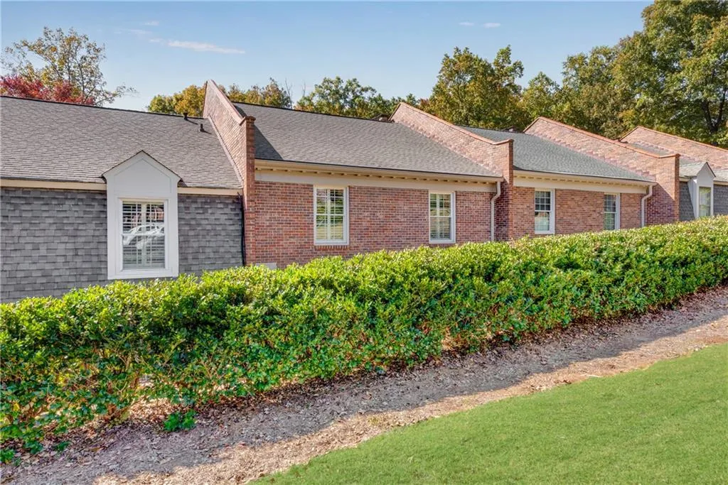 423 The North Chace, Sandy Springs, Georgia 30328, 4 Bedrooms Bedrooms, ,3 BathroomsBathrooms,Residential,Sold,423 The North Chace,7139520