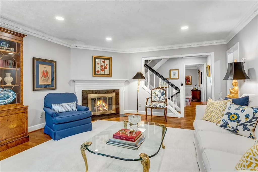 423 The North Chace, Sandy Springs, Georgia 30328, 4 Bedrooms Bedrooms, ,3 BathroomsBathrooms,Residential,Sold,423 The North Chace,7139520