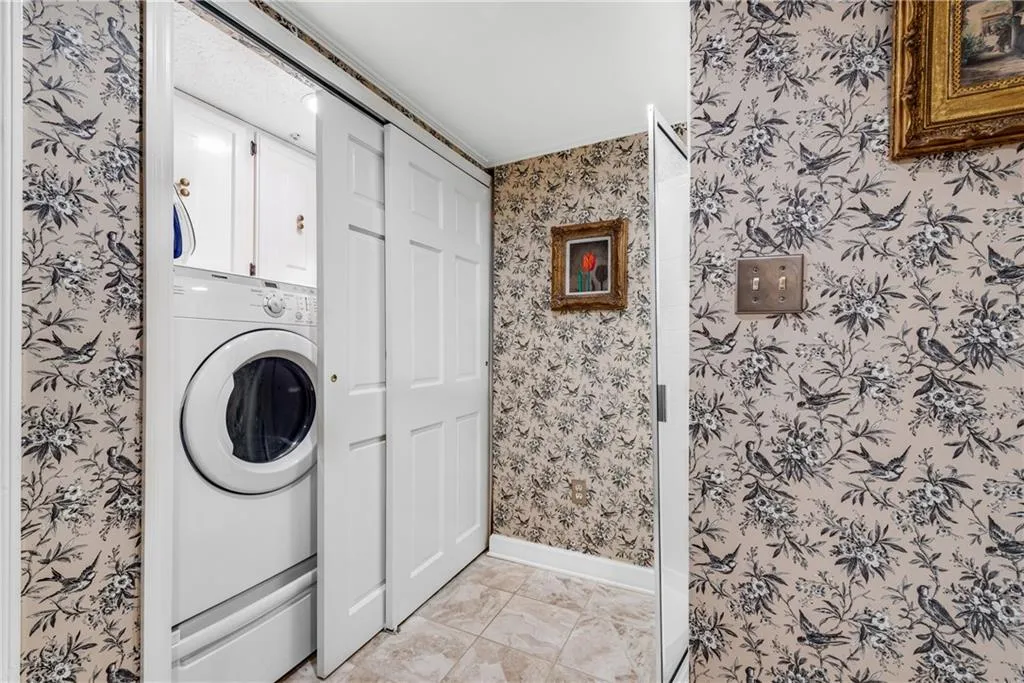 423 The North Chace, Sandy Springs, Georgia 30328, 4 Bedrooms Bedrooms, ,3 BathroomsBathrooms,Residential,Sold,423 The North Chace,7139520