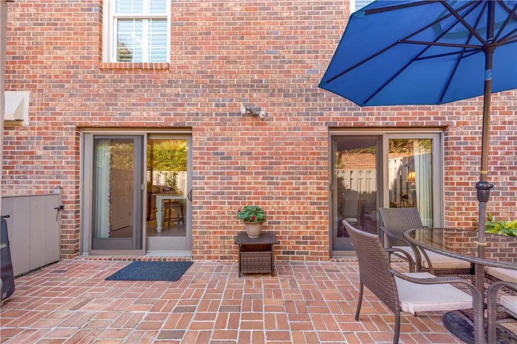 423 The North Chace, Sandy Springs, Georgia 30328, 4 Bedrooms Bedrooms, ,3 BathroomsBathrooms,Residential,Sold,423 The North Chace,7139520