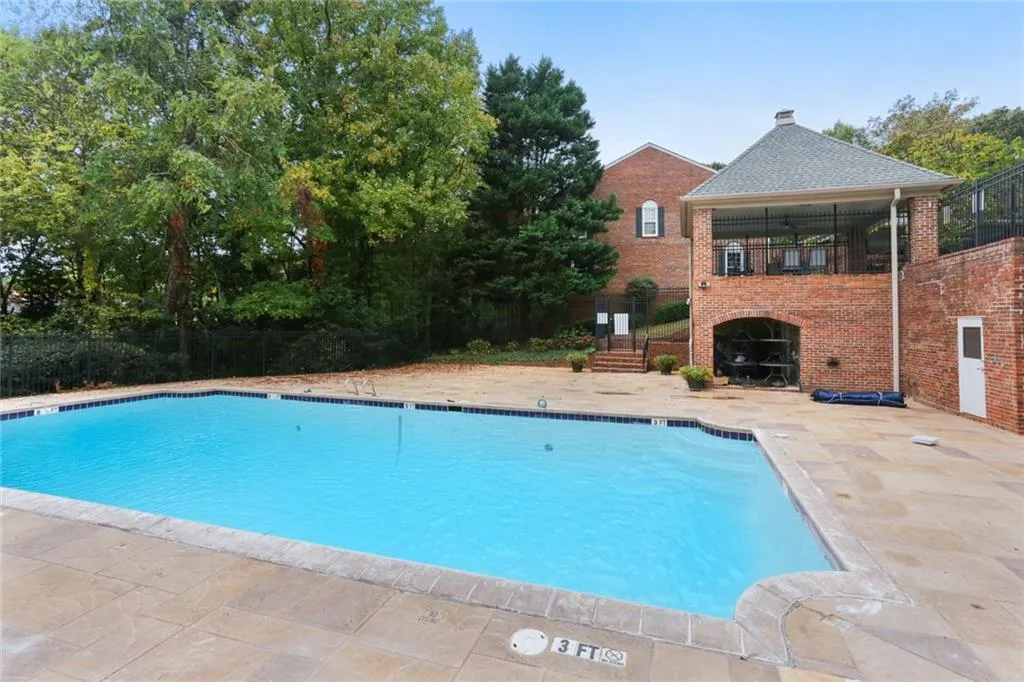 423 The North Chace, Sandy Springs, Georgia 30328, 4 Bedrooms Bedrooms, ,3 BathroomsBathrooms,Residential,Sold,423 The North Chace,7139520