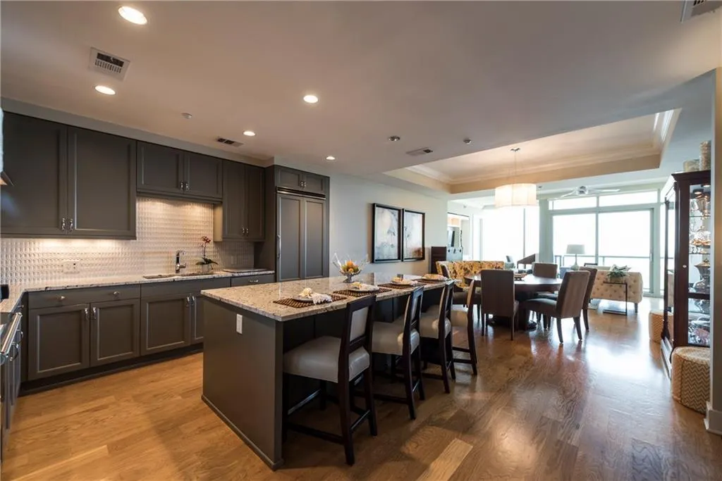 3630 Peachtree Road Ne Unit 2902, Atlanta, Georgia 30326, 2 Bedrooms Bedrooms, ,2 BathroomsBathrooms,Residential,Sold,3630 Peachtree Road Ne Unit 2902,5874345