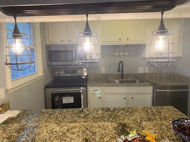 6700 Roswell Road Unit 1d, Sandy Springs, Georgia 30328, 3 Bedrooms Bedrooms, ,2 BathroomsBathrooms,Residential,Sold,6700 Roswell Road Unit 1d,6601616