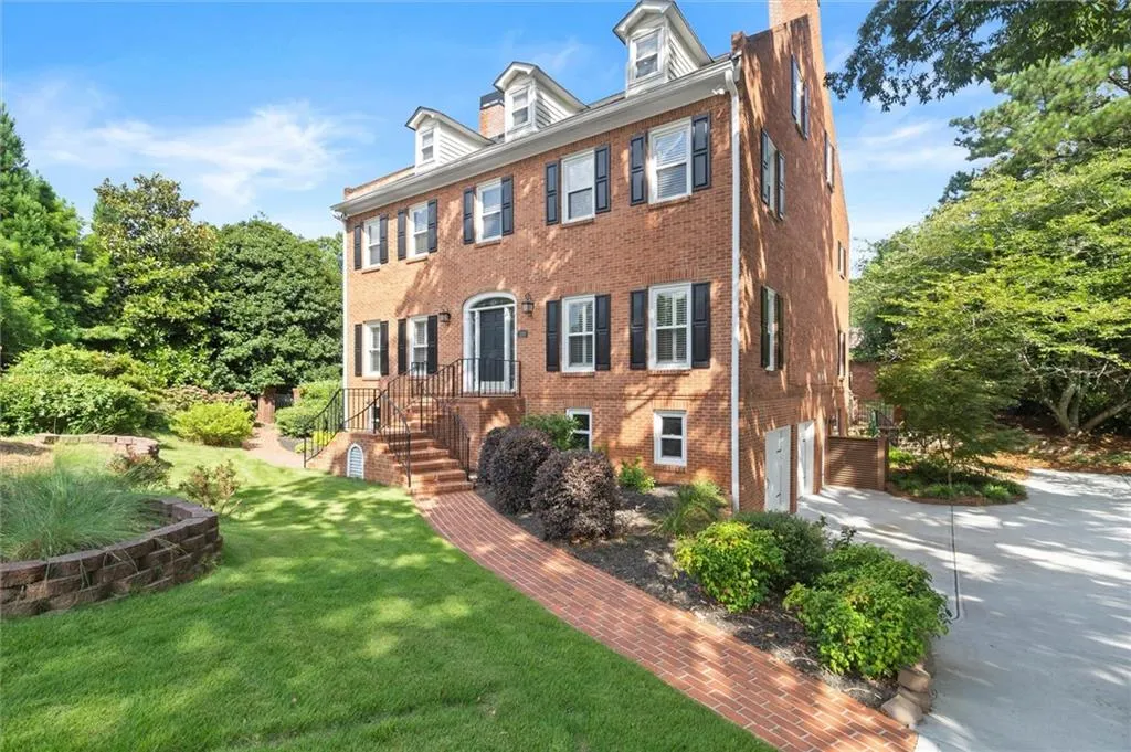 100 Barnard Place, Atlanta, Georgia 30328, 6 Bedrooms Bedrooms, ,4 BathroomsBathrooms,Residential,For Sale,100 Barnard Place,7617942