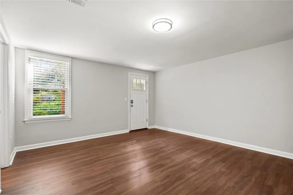Basement Bedroom w/ exterior access