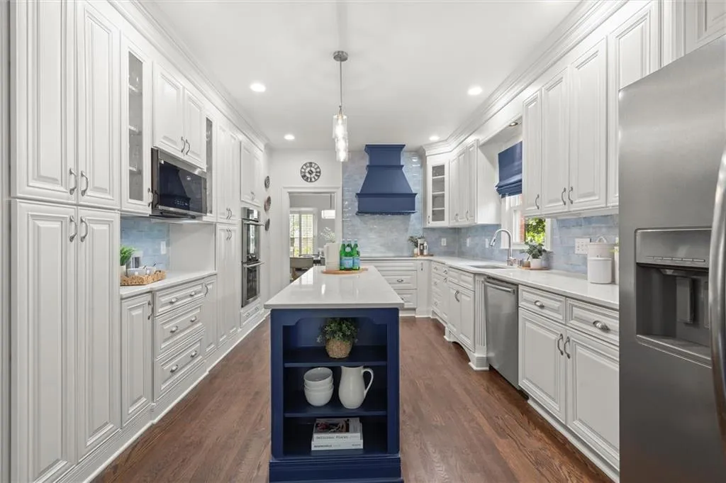 100 Barnard Place, Atlanta, Georgia 30328, 6 Bedrooms Bedrooms, ,4 BathroomsBathrooms,Residential,For Sale,100 Barnard Place,7617942
