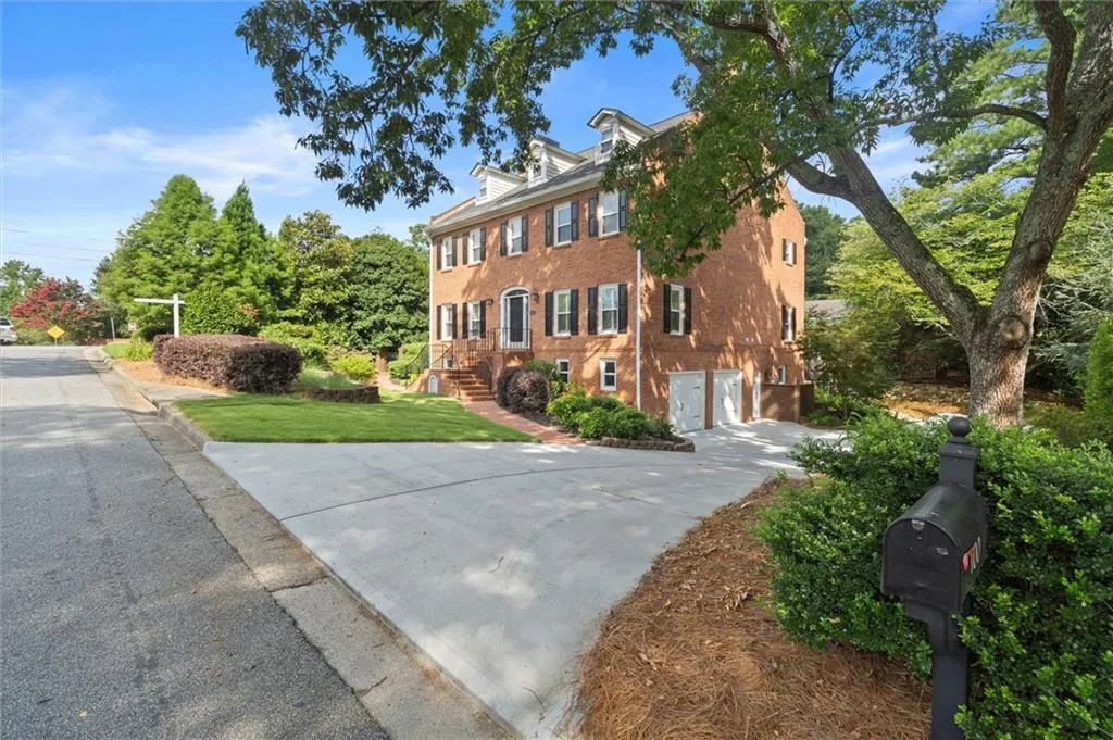 100 Barnard Place, Atlanta, Georgia 30328, 6 Bedrooms Bedrooms, ,4 BathroomsBathrooms,Residential,For Sale,100 Barnard Place,7617942