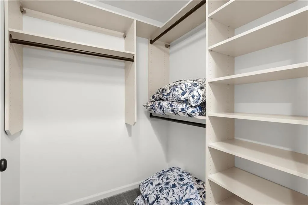 primary closet 3