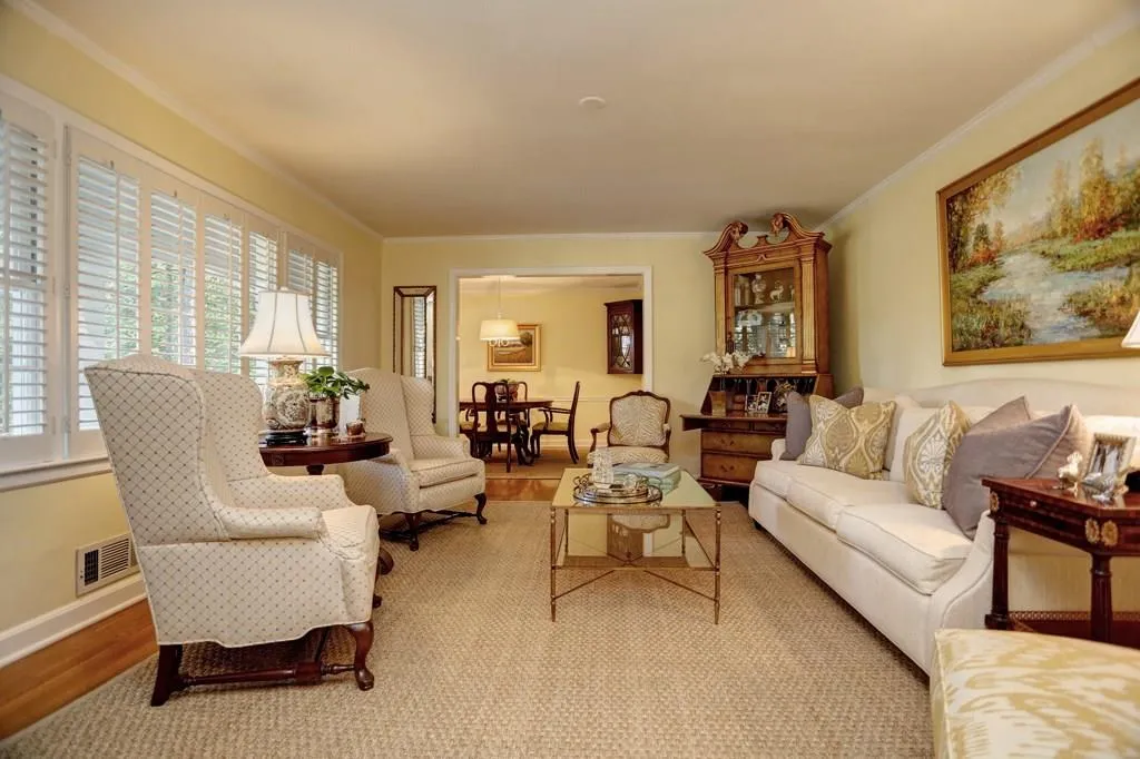 50 Landsdowne Drive, Atlanta, Georgia 30328, 3 Bedrooms Bedrooms, ,2 BathroomsBathrooms,Residential,Sold,50 Landsdowne Drive,5915249 50 Landsdowne Drive, Atlanta, Georgia 30328, 3 Bedrooms Bedrooms, ,2 BathroomsBathrooms,Residential,Sold,50 Landsdowne Drive,5915249