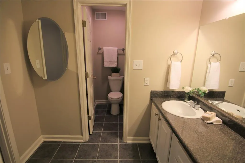502 Brighton Point Unit 502, Sandy Springs, Georgia 30328, 3 Bedrooms Bedrooms, ,2 BathroomsBathrooms,Residential,Sold,502 Brighton Point Unit 502,5792059