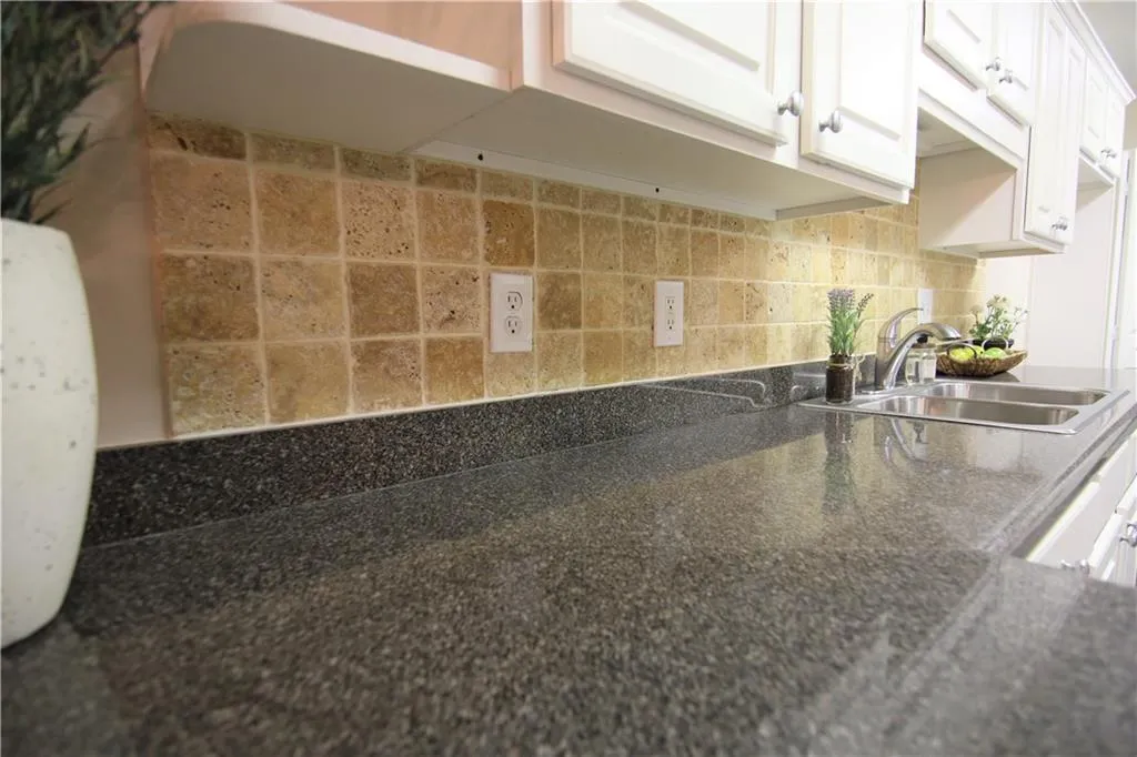 502 Brighton Point Unit 502, Sandy Springs, Georgia 30328, 3 Bedrooms Bedrooms, ,2 BathroomsBathrooms,Residential,Sold,502 Brighton Point Unit 502,5792059