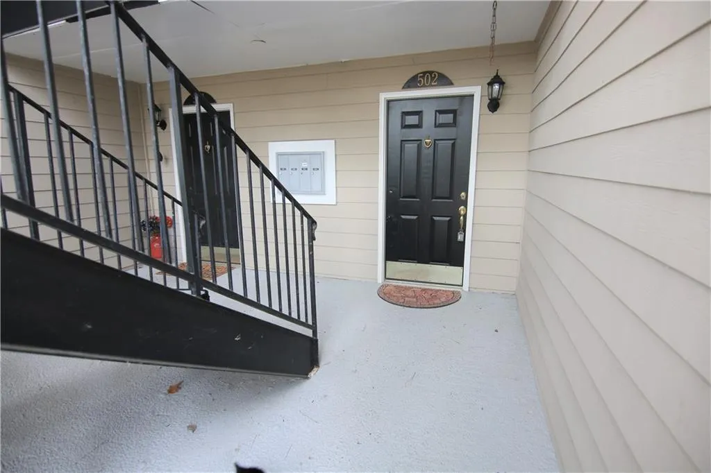 502 Brighton Point Unit 502, Sandy Springs, Georgia 30328, 3 Bedrooms Bedrooms, ,2 BathroomsBathrooms,Residential,Sold,502 Brighton Point Unit 502,5792059