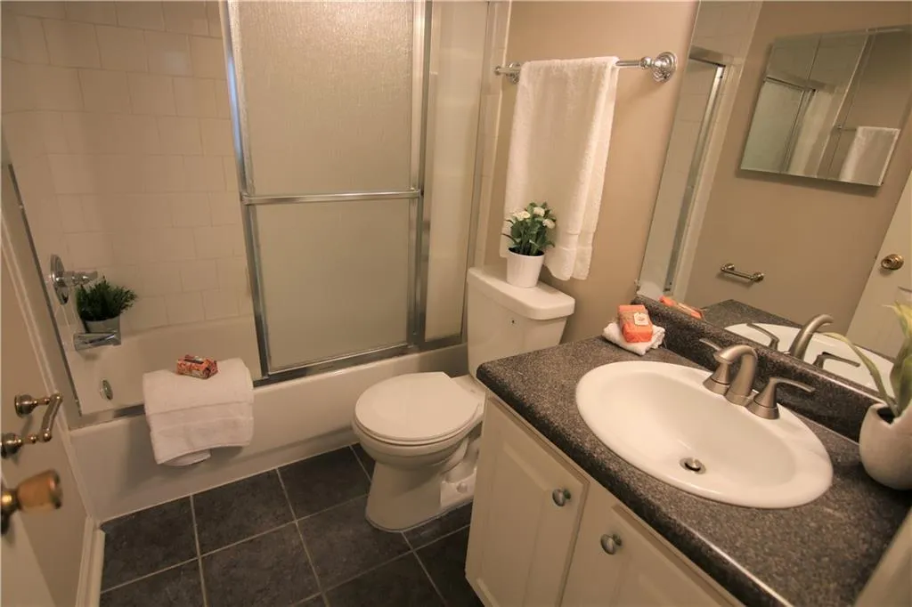 502 Brighton Point Unit 502, Sandy Springs, Georgia 30328, 3 Bedrooms Bedrooms, ,2 BathroomsBathrooms,Residential,Sold,502 Brighton Point Unit 502,5792059
