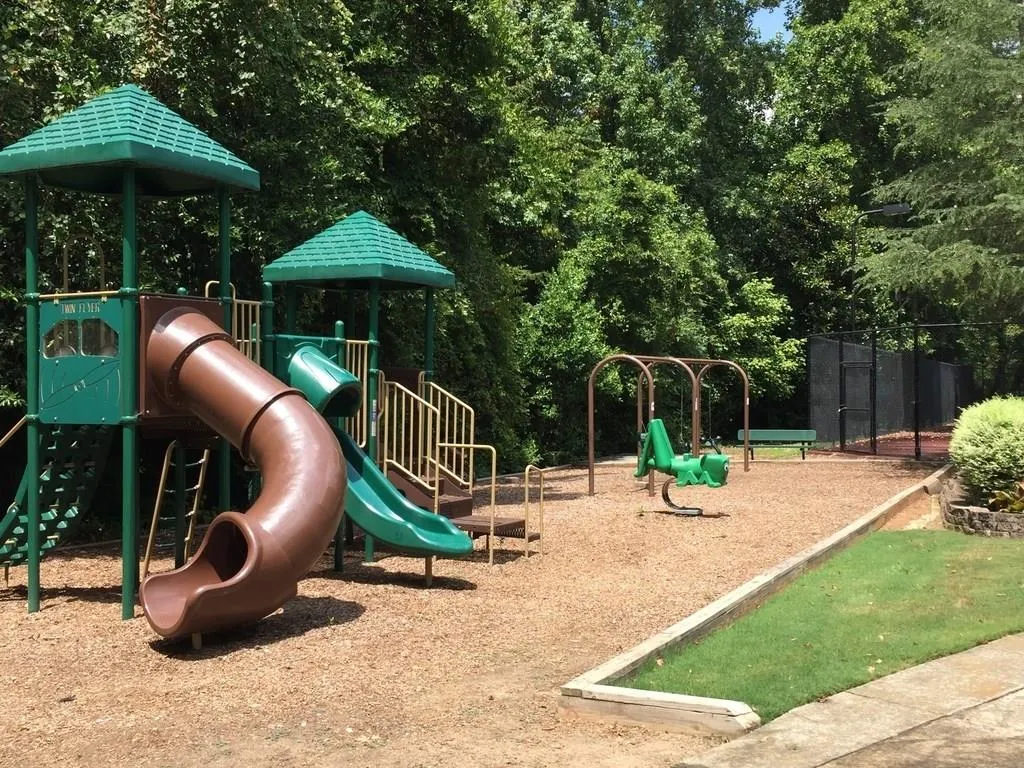 6700 Roswell Road Unit 12a, Atlanta, Georgia 30328, 3 Bedrooms Bedrooms, ,2 BathroomsBathrooms,Residential,Sold,6700 Roswell Road Unit 12a,6090065