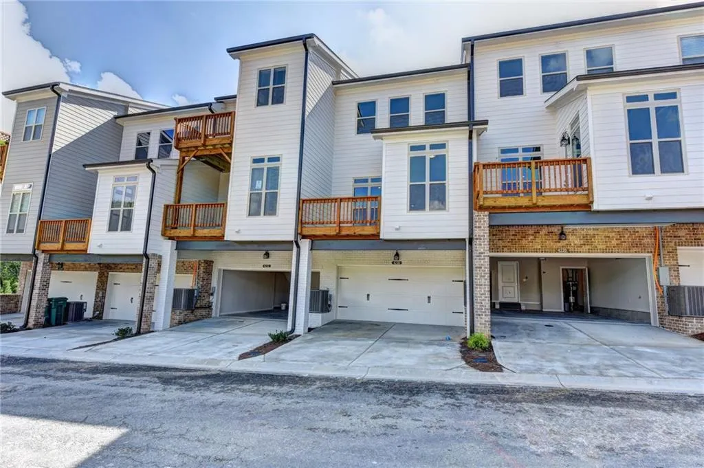 4269 Deming Circle, Atlanta, Georgia 30342, 3 Bedrooms Bedrooms, ,3 BathroomsBathrooms,Residential,Sold,4269 Deming Circle,5984889