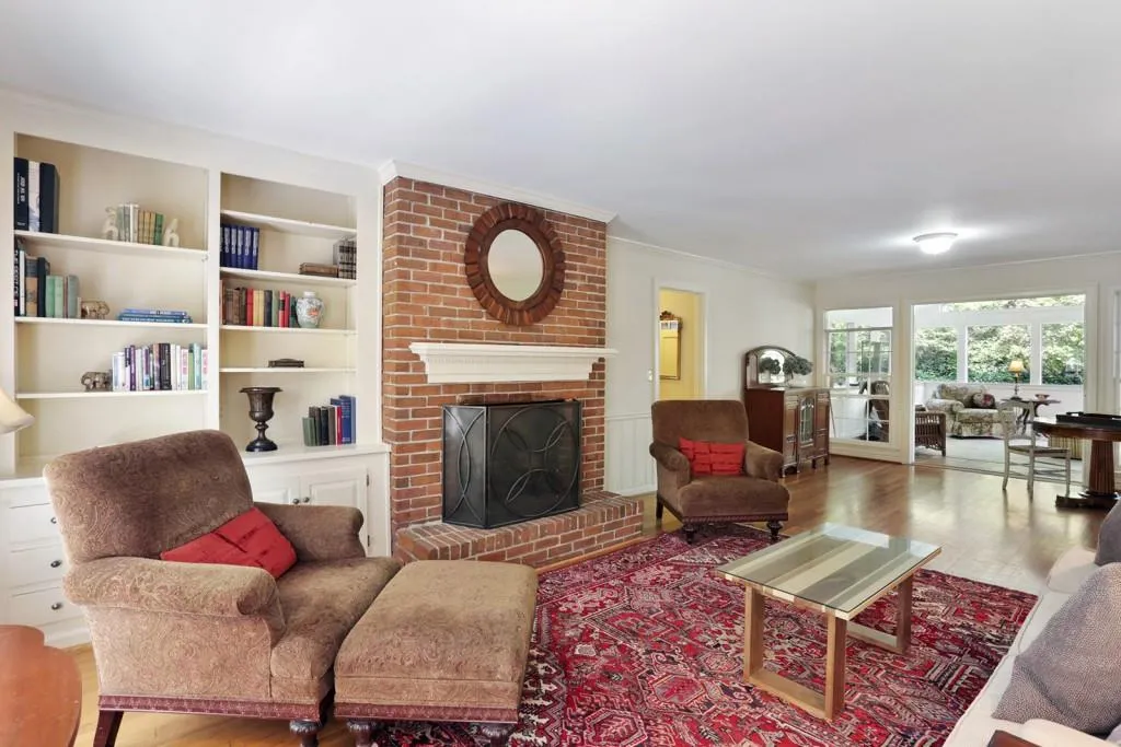 4635 Brook Hollow Road Nw, Atlanta, Georgia 30327, 4 Bedrooms Bedrooms, ,3 BathroomsBathrooms,Residential,Sold,4635 Brook Hollow Road Nw,5865451