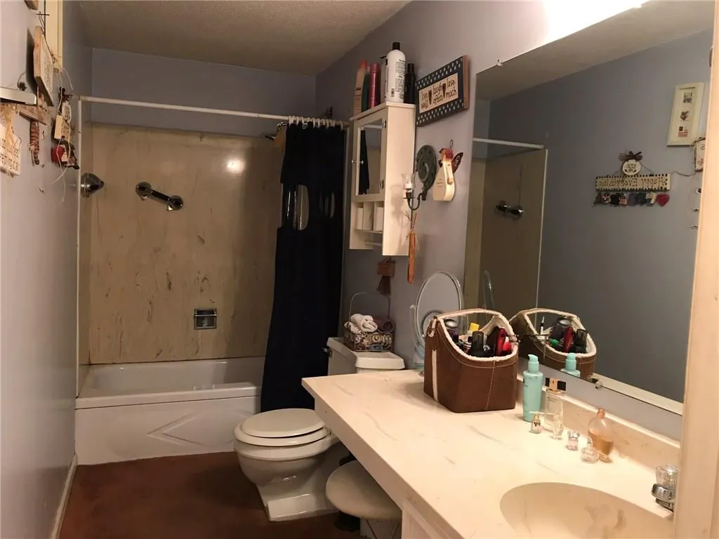 5225 Chemin De Vie, Atlanta, Georgia 30342, 2 Bedrooms Bedrooms, ,2 BathroomsBathrooms,Residential,Sold,5225 Chemin De Vie,6012953