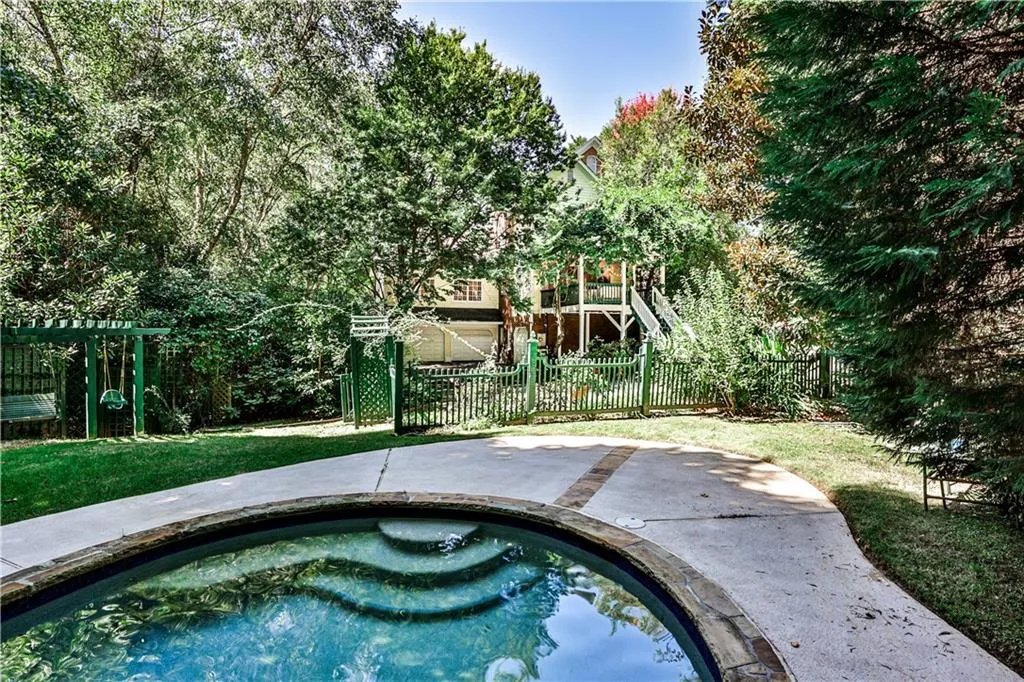 325 Morgan Farm Court, Sandy Springs, Georgia 30342, 4 Bedrooms Bedrooms, ,4 BathroomsBathrooms,Residential,Sold,325 Morgan Farm Court,7121434