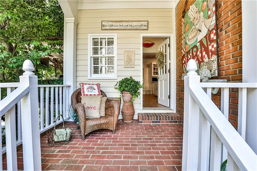 325 Morgan Farm Court, Sandy Springs, Georgia 30342, 4 Bedrooms Bedrooms, ,4 BathroomsBathrooms,Residential,Sold,325 Morgan Farm Court,7121434