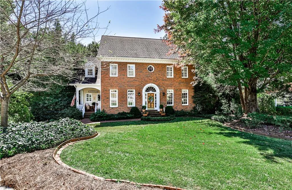 325 Morgan Farm Court, Sandy Springs, Georgia 30342, 4 Bedrooms Bedrooms, ,4 BathroomsBathrooms,Residential,Sold,325 Morgan Farm Court,7121434