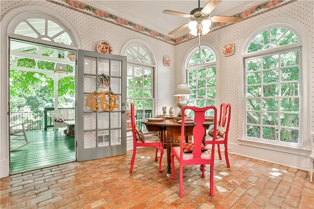325 Morgan Farm Court, Sandy Springs, Georgia 30342, 4 Bedrooms Bedrooms, ,4 BathroomsBathrooms,Residential,Sold,325 Morgan Farm Court,7121434
