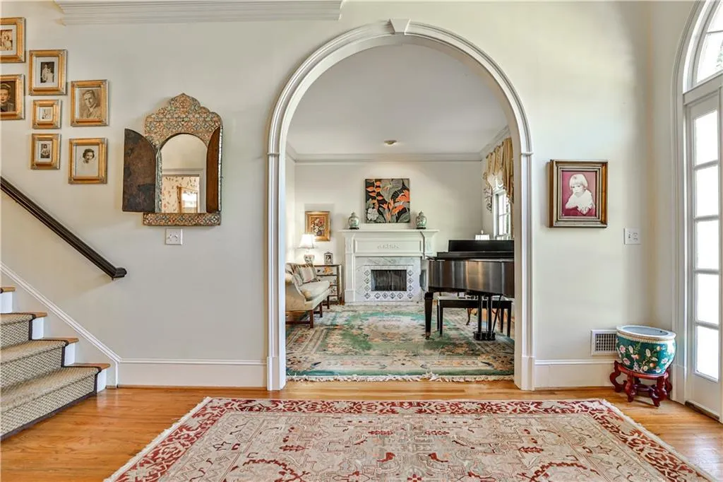 325 Morgan Farm Court, Sandy Springs, Georgia 30342, 4 Bedrooms Bedrooms, ,4 BathroomsBathrooms,Residential,Sold,325 Morgan Farm Court,7121434
