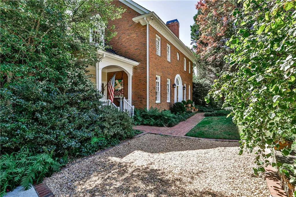 325 Morgan Farm Court, Sandy Springs, Georgia 30342, 4 Bedrooms Bedrooms, ,4 BathroomsBathrooms,Residential,Sold,325 Morgan Farm Court,7121434