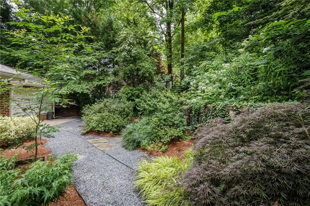 905 Starlight Drive, Sandy Springs, Georgia 30342, 4 Bedrooms Bedrooms, ,2 BathroomsBathrooms,Residential,Sold,905 Starlight Drive,6110883