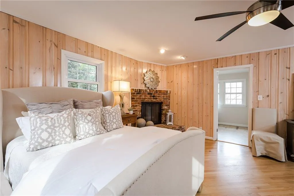 905 Starlight Drive, Sandy Springs, Georgia 30342, 4 Bedrooms Bedrooms, ,2 BathroomsBathrooms,Residential,Sold,905 Starlight Drive,6110883