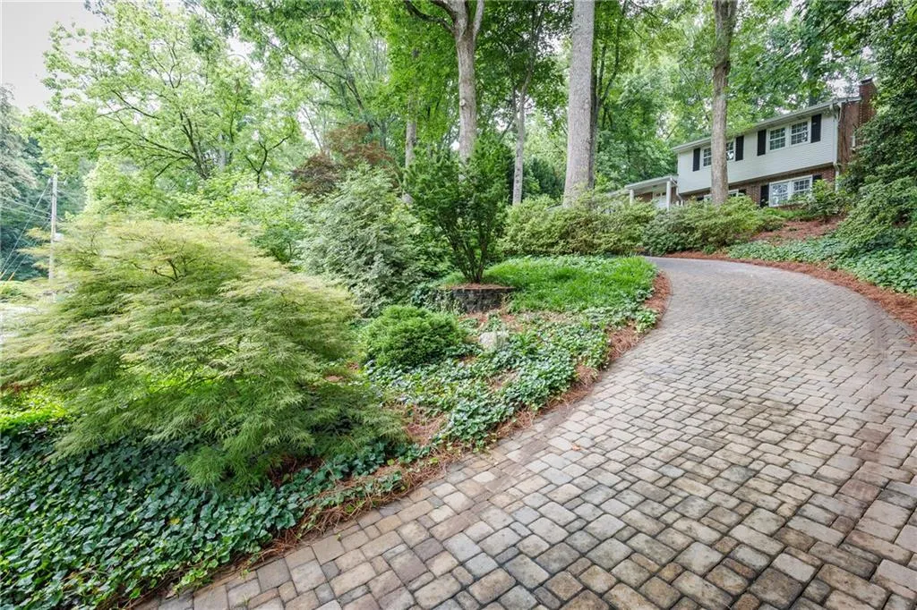 905 Starlight Drive, Sandy Springs, Georgia 30342, 4 Bedrooms Bedrooms, ,2 BathroomsBathrooms,Residential,Sold,905 Starlight Drive,6110883