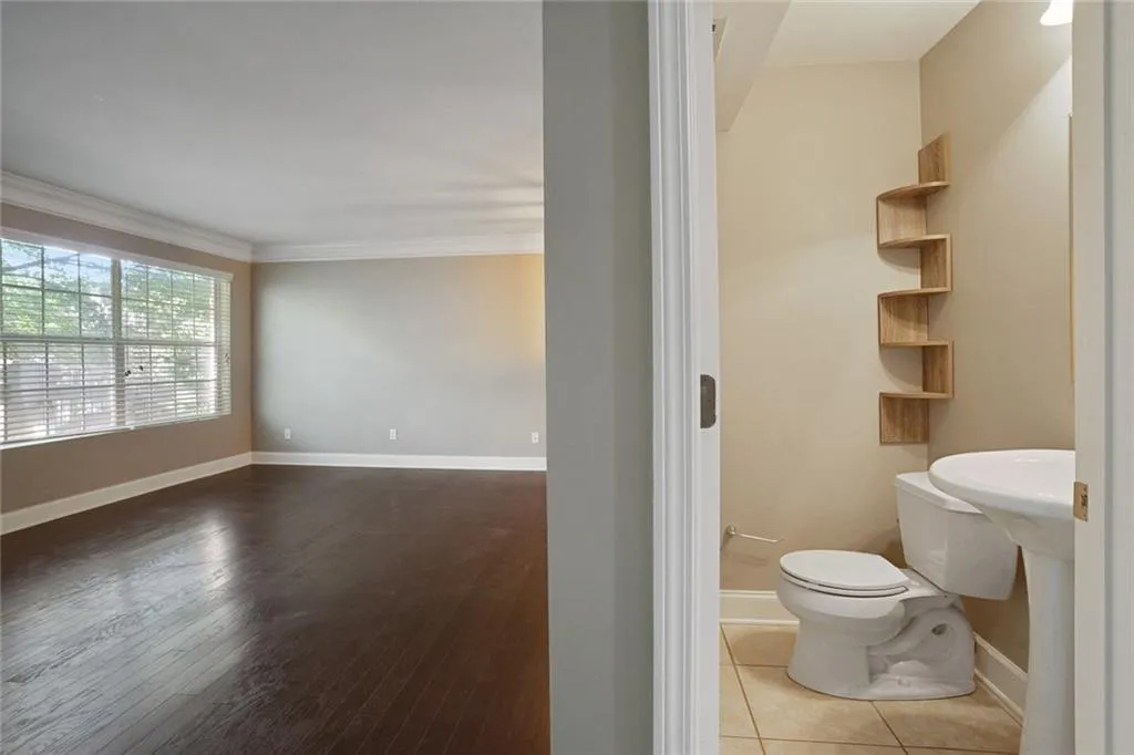 6980 Roswell Road #n6, Sandy Springs, Georgia 30328, 3 Bedrooms Bedrooms, ,2 BathroomsBathrooms,Residential,Sold,6980 Roswell Road #n6,7051543